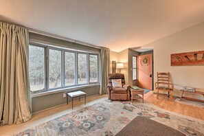 House (3 Bedrooms) | Interior - Four-season Home on Scenic Bluff Country Acreage! (Black River Falls)