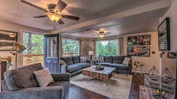 House (3 Bedrooms) | Front of property