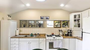 Cottage (1 Bedroom) | Interior