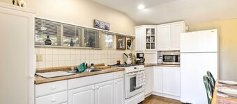 Cozy Arroyo Grande Cottage w/ Patio & Grill!