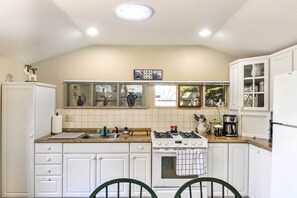 Cottage (1 Bedroom) | Interior