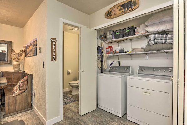 Interior - 2 Mi to Rocky Mtn Nat'l Park: Grand Lake Condo (Grand Lake)