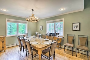 Apartment (4 Bedrooms) | Interior - Spacious Breck Gem w/ Hot Tub: Walk to Ski Shuttle (Breckenridge)