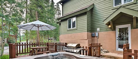 Apartment (4 Bedrooms) | Front of property