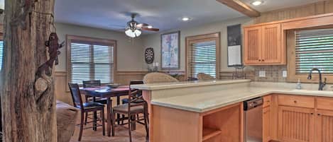 House (3 Bedrooms) | Interior