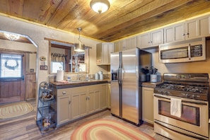 House (1 Bedroom) | Interior - Jemez Springs Cabin w/ Stunning Mtn Views! (Jemez Springs)