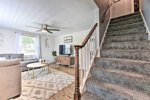 Orchard Park Home < 2 Mi to Highmark Stadium!