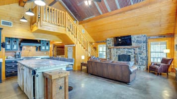 House (3 Bedrooms) | Interior