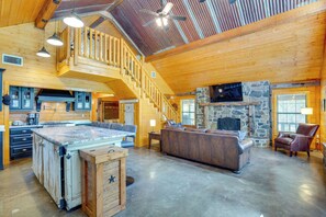 House (3 Bedrooms) | Interior