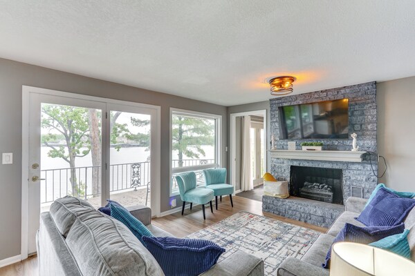 2 Decks, Lake Views! Group Escape In Osage Beach - Osage Beach, MO