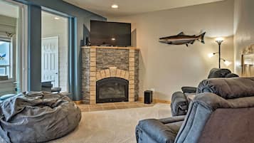 Apartment (3 Bedrooms) | Front of property