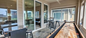 Gold Beach Townhome With Ocean Views & Sunroom!