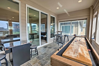 Gold Beach Townhome With Ocean Views & Sunroom!