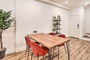 Apartment (1 Bedroom) | Interior - Trendy Apt w/ Laundry Machines < 3 Mi to Dtwn (Philadelphia)