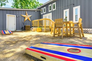 Cottage (2 Bedrooms) | Interior - Pet-friendly Cottage, 3 Blocks to Main St! (Tomball)