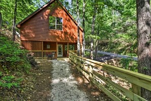 Exterior - Gatlinburg Cabin w/ Hot Tub: 5 Mi to Downtown (Gatlinburg)