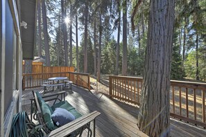 Interior - Cabin in Nat'l Forest 35 Min to Boreal Resort (Colfax)