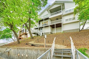 Interior - Swim, Boat & Fish: Townhome on Lake of the Ozarks (Lake Ozark)