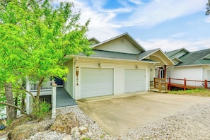 Apartment (3 Bedrooms) | Interior - Water Sports On-site! Lake of the Ozarks Townhome (Lake Ozark)