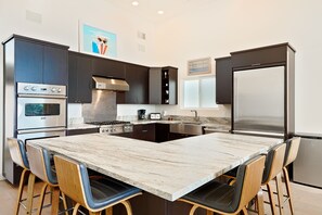 Fridge, microwave, oven, stovetop - Chelsea House - panoramic ocean views, walk to shops and restaurants (La Jolla)