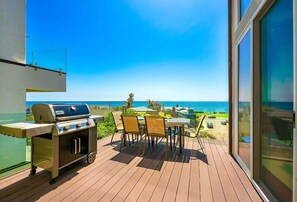 Outdoor dining - Chelsea House - 3 BD with panoramic ocean views (La Jolla)