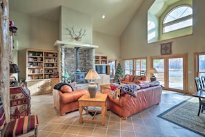 House (3 Bedrooms) | Interior