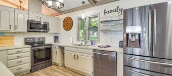 Spacious Luxury Cabin w/ Deck & Dock on Bone Lake