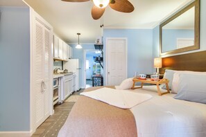 Interior - 1 Mi to Beach: Waterfront Retreat in Ocean City (Ocean City)