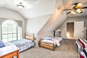 ํ์ฐ์ค (4 Bedrooms) | ๋ด๋ถ