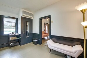 Cottage (1 Bedroom) | Interior - Quaint Winesburg Cottage w/ Porch & Pond! (Dundee)