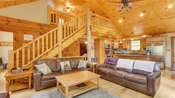 Nhà (3 Bedrooms) | Khu phòng khách | Đầu đĩa DVD