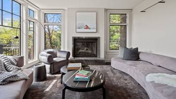 TV, fireplace, stereo