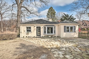 House (4 Bedrooms) | Interior - Home w/ Office + Yard: 25 Mi to Downtown Chicago! (Glen Ellyn)