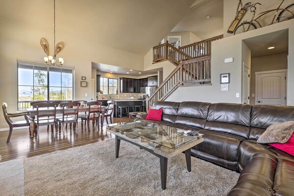 House (5 Bedrooms) | Interior