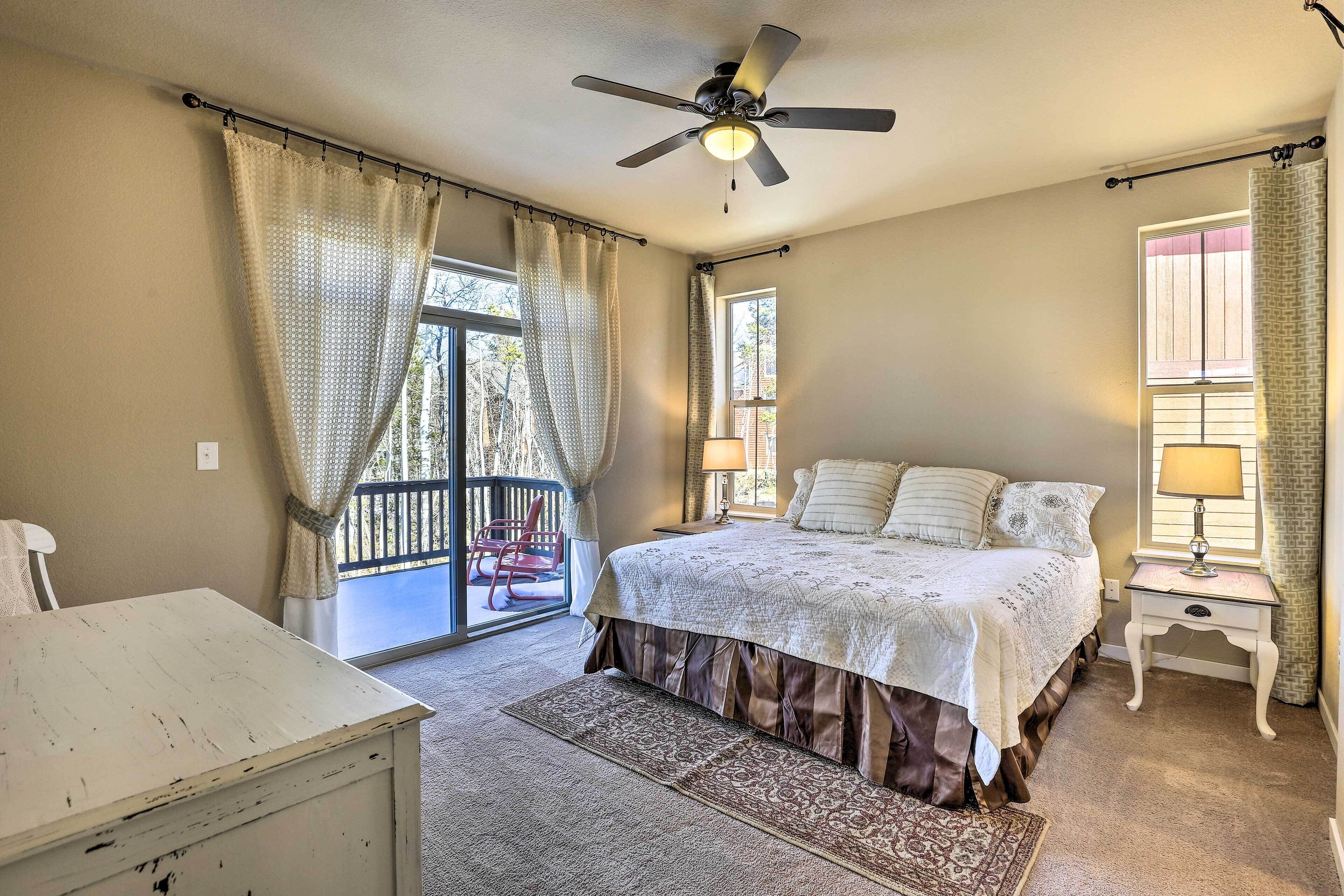 House (5 Bedrooms) | Interior