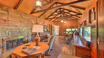 Cottage (3 Bedrooms) | Interior