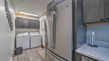 Cottage (3 Bedrooms) | Interior