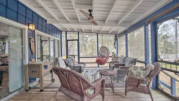 ุงูู
ูุดุฃุฉ ู
ู ุงูุฏุงุฎู