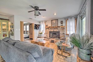 House (3 Bedrooms) | Front of property