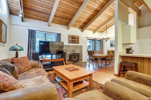 Mammoth Lakes Condo ~ 5 Mi to Mammoth Mtn!