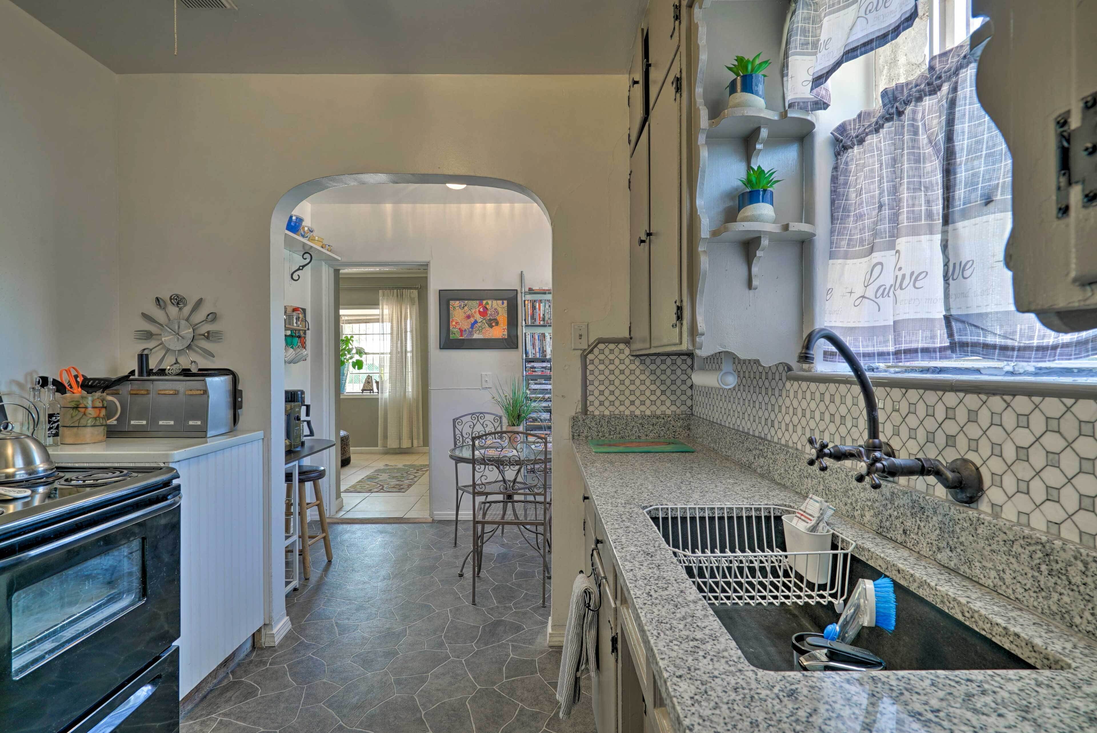 Maison (2 Bedrooms) | Cuisine privée | Micro-ondes, four, plaque de cuisson, blender