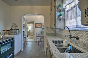 House (2 Bedrooms) | Private kitchen | Microwave, oven, stovetop, blender - El Paso Home w/ Backyard + Outdoor Fireplace! (El Paso)