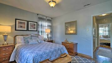 House (2 Bedrooms) | 2 bedrooms, iron/ironing board, free cribs/infant beds, bed sheets