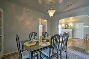 Dining - El Paso Home w/ Backyard + Outdoor Fireplace! (El Paso)