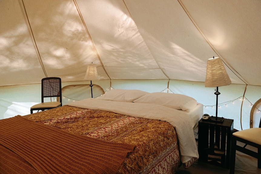 Luxurious Bell Tent Near Allegany State Park Fire Pit Creekside Glamping - ニューヨーク州
