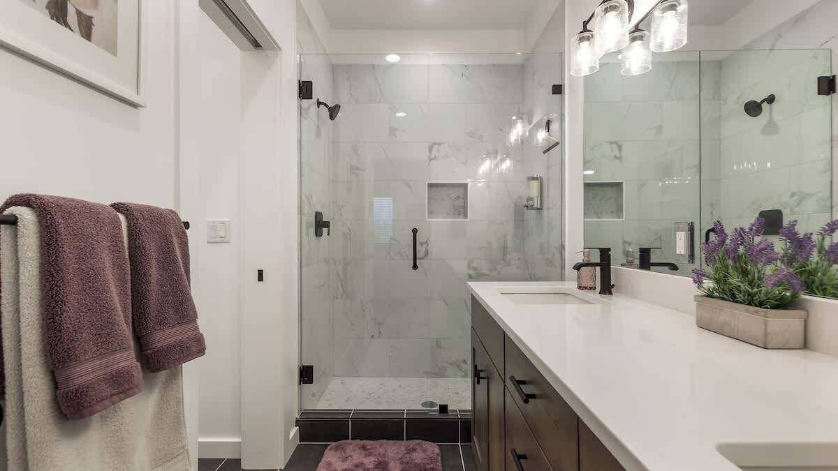 Combined shower/tub, hair dryer, towels, soap