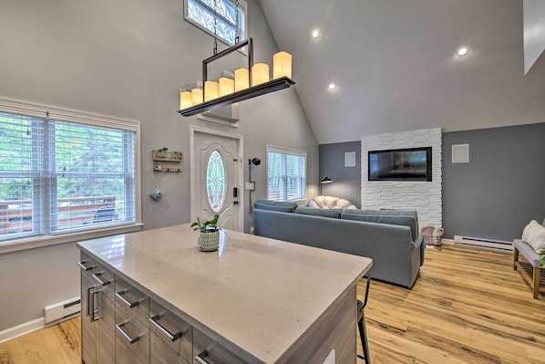 Interior - Near Lakes & Resorts: Pet-friendly Long Pond Abode (Long Pond)