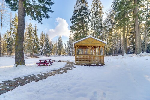 Columbia Falls Private Retreat: Pool Table & Deck!