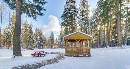 Columbia Falls Private Retreat: Pool Table & Deck!