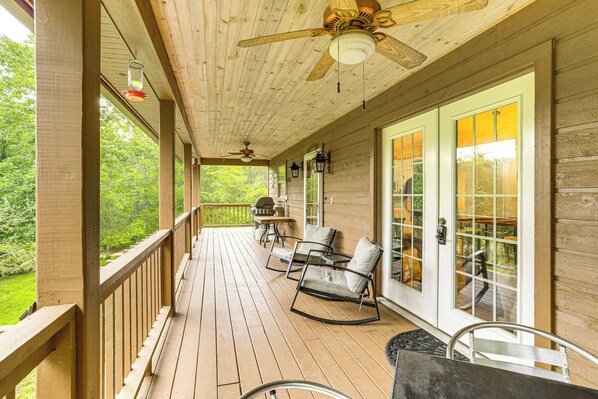 House (3 Bedrooms) | Interior - 'creekside Hideaway' w/ Fire Pit + Creek Access! (Mountain View)